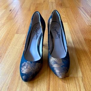 Seychelles Anthropologie black gold leather heel size 6.5 limited edition